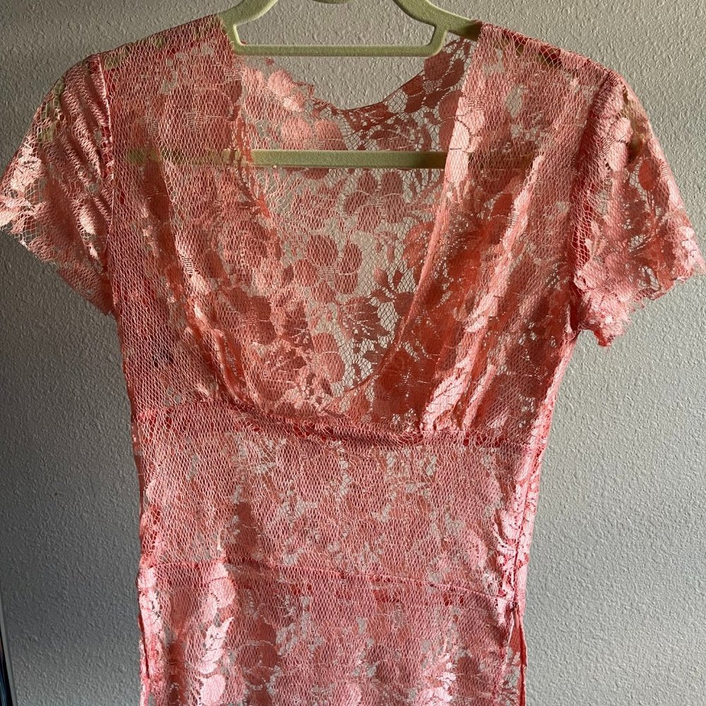 CORAL VINTAGE LACE TOP